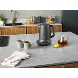 Electrolux Kettle Explore 7 E7K1-6BP With electronic control 2400 W 1.7 L Plastic 360 rotational base Black
