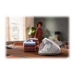 Philips | Iron | PerfectCare 7000 Series PSG7040/10 | 2100 W | 8 bar | Auto power off | Water tank capacity 1800 ml | Calc-clean