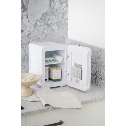 Adler Mini refrigerator with mirror AD 8085 Free standing Larder Height 27 cm Fridge net capacity 4 L White